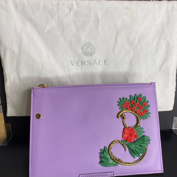 VERSACE Calfskin Flower Barocco Pouch in Violet Authentic - Picture 3 of 15